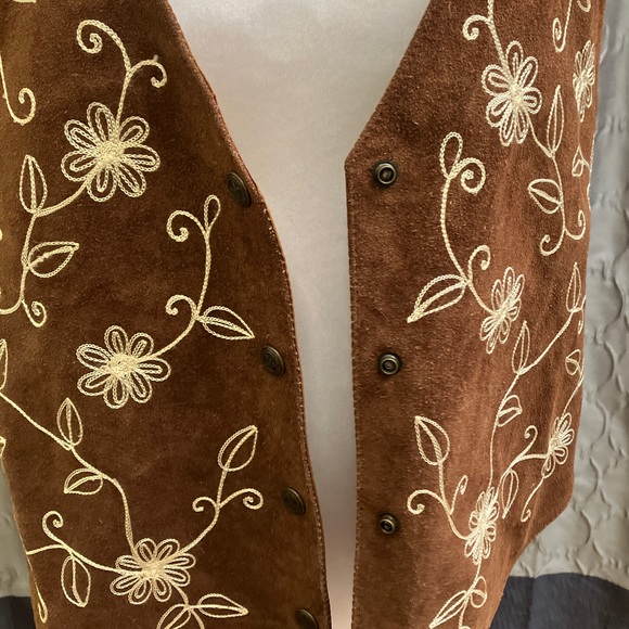 Vintage Brown Leather Vest - Picture 2 of 5